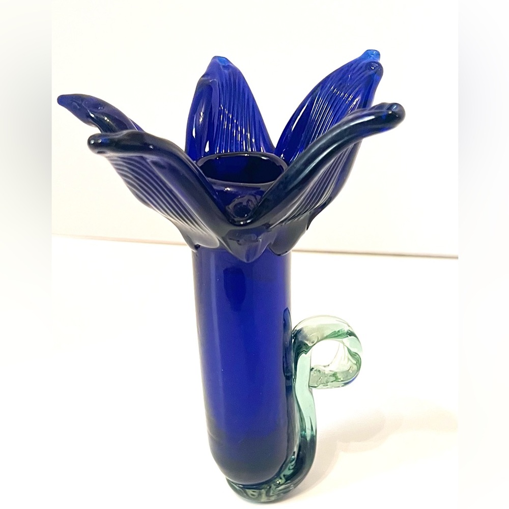 VTG Cobalt Blue Jack-in-the-Pulpit Art Glass Vase - UV Glow 7.5”